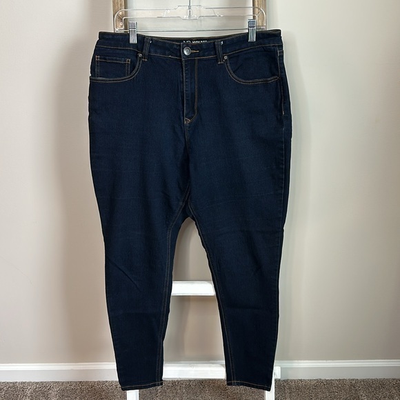 No Boundaries Denim - No Boundaries High Rise Skinny Jeans with 5 Functional Pockets Size 17 in GUC